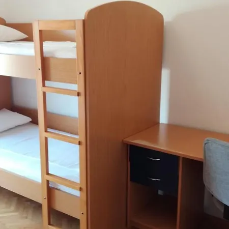 Apartma Vojkovo شقة *