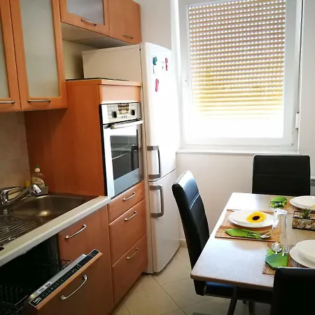 شقة Apartma Vojkovo